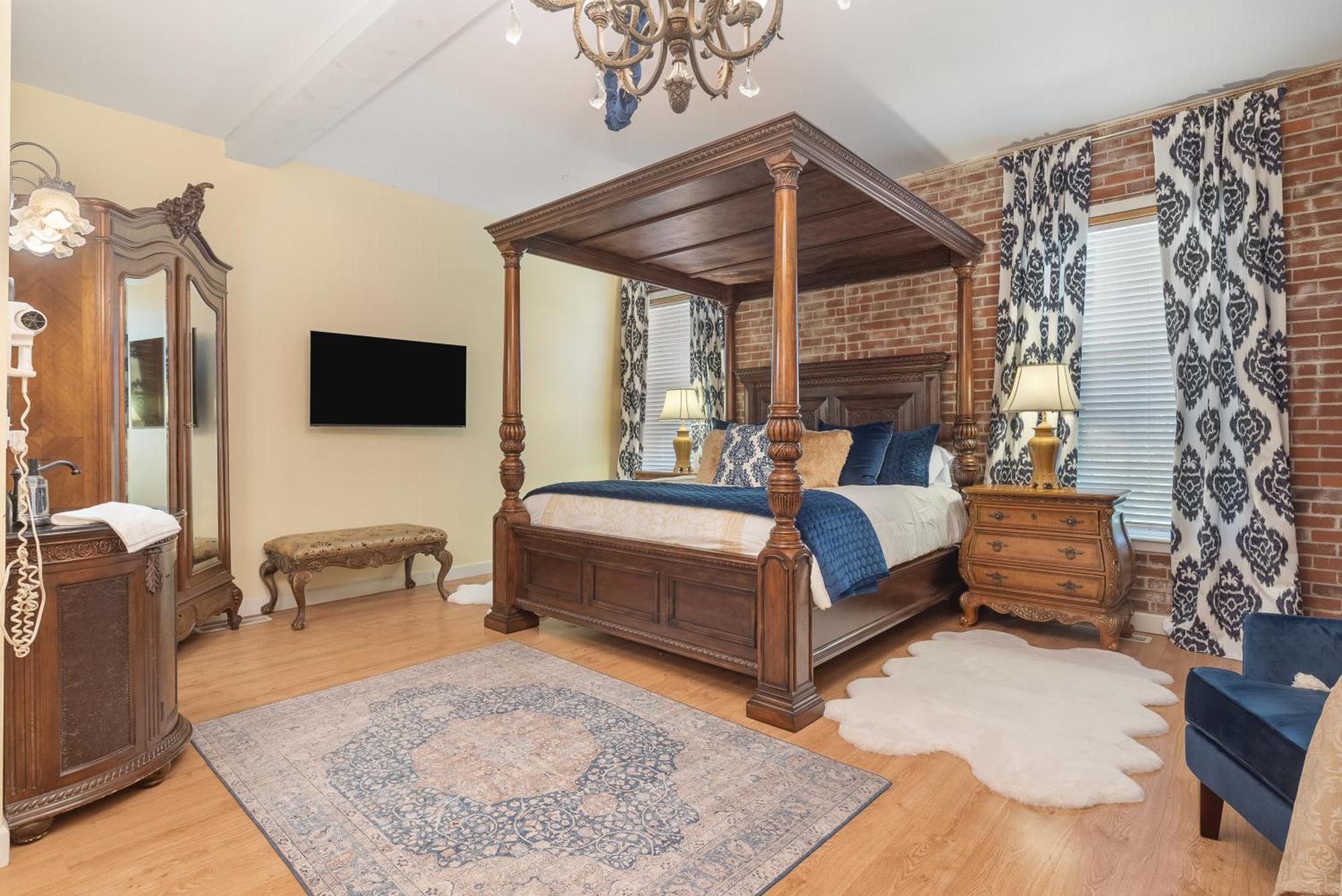 Beland Mansion-Royal Crown Suite! Fort Smith Buitenkant foto